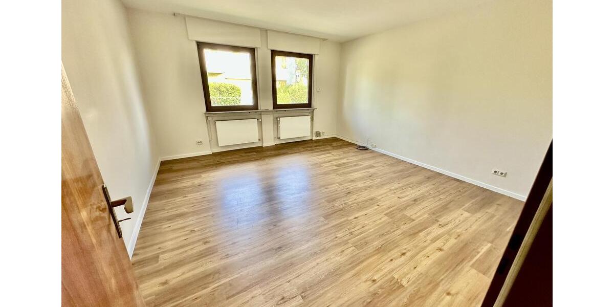 Etagenwohnung Hanau Kesselstadt - 3 Zimmer, 135 m&sup2;, 1.500&euro; | Angebot:26042751