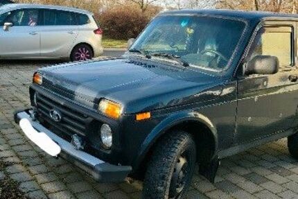 Lada Niva 96.000 km 6.500 &euro; Sömmerda 99620