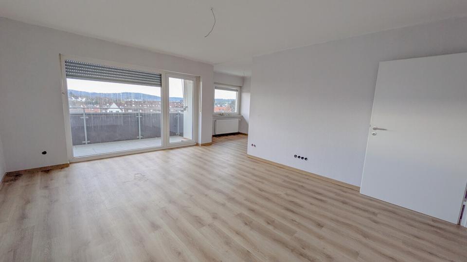 Dachgeschoßwohnung Bretten - 4 Zimmer, 84 m&sup2;, 890&euro; | Angebot:25989685