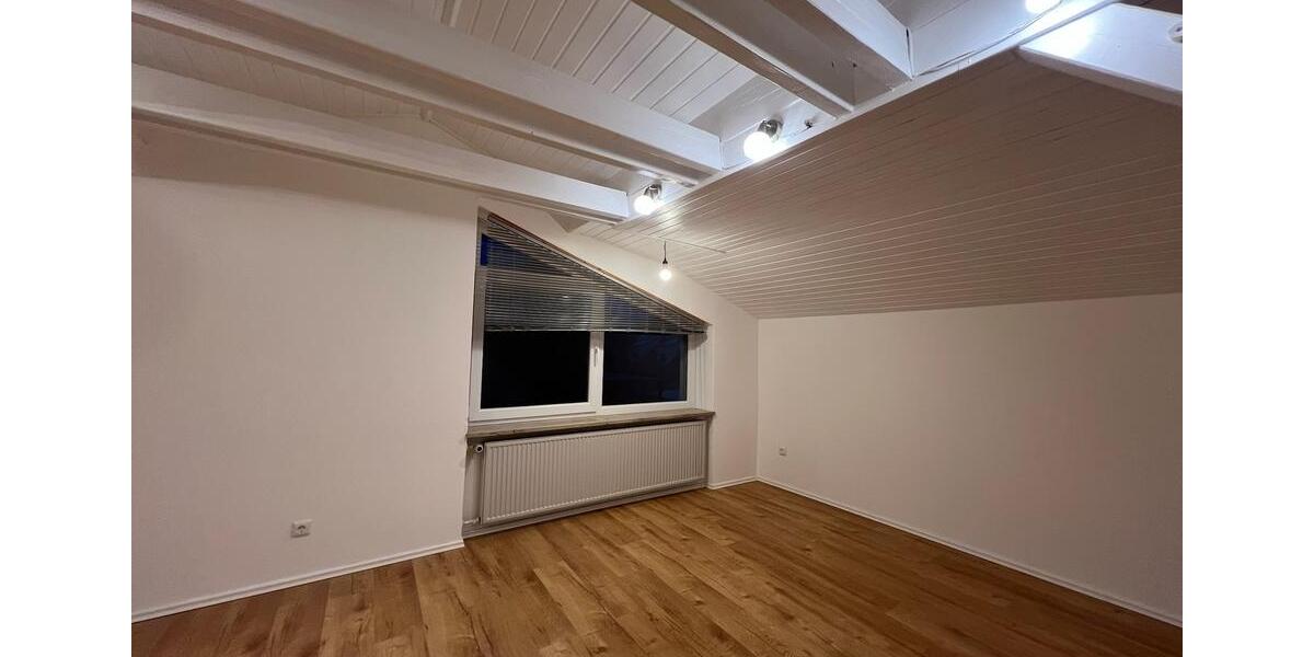 Dachgeschoßwohnung Odelzhausen - 3 Zimmer, 65 m&sup2;, 1.000&euro; | Angebot:26688597