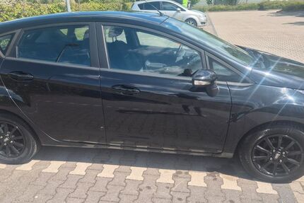 Ford Fiesta 234.000 km 2.600 &euro; Nortorf 24589