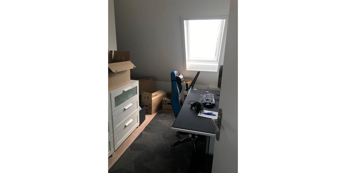 Dachgeschoßwohnung Buxtehude - 4 Zimmer, 95 m&sup2;, 750&euro; | Angebot:25045270