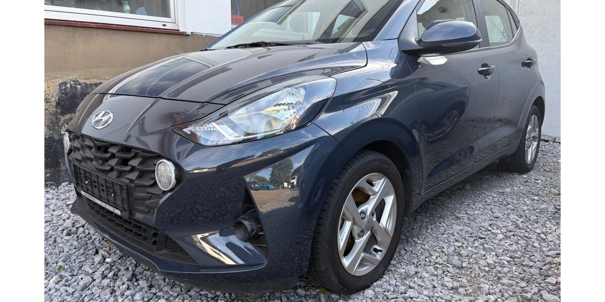 Hyundai i10 22.653 km 12.990 &euro; Solingen 42653