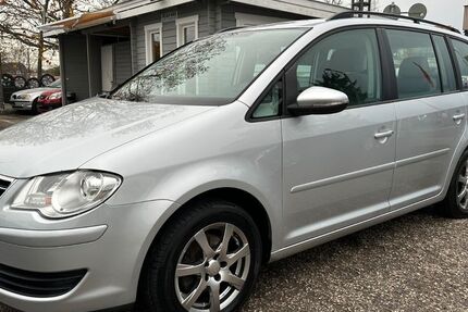 VW Touran 234.000 km 4.450 € Nürnberg 90431