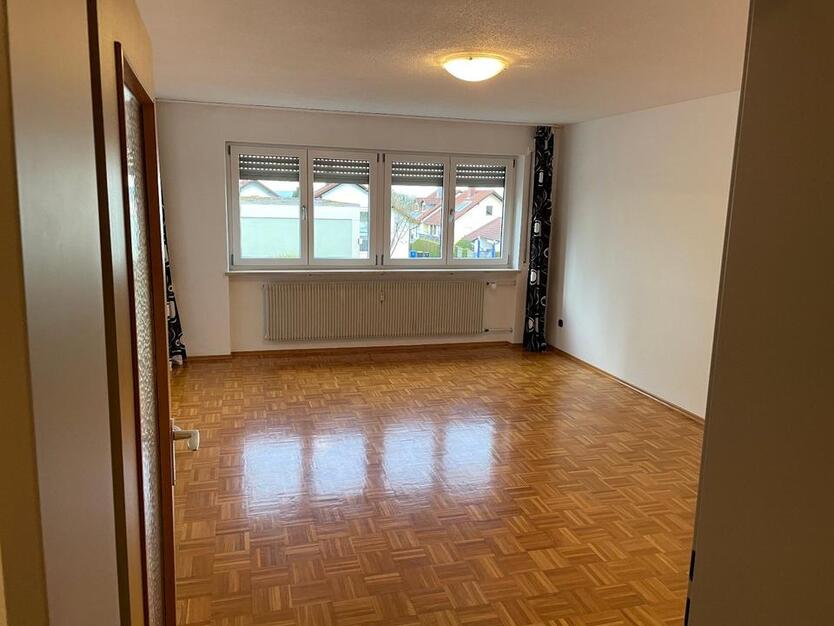 3-Zimmer Wohnung - mit Balkon und Stellplatz