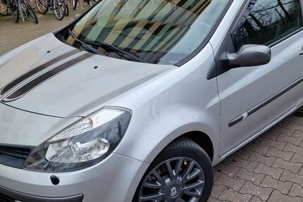 Renault Clio 124.500 km 3.900 € Stuttgart 70190