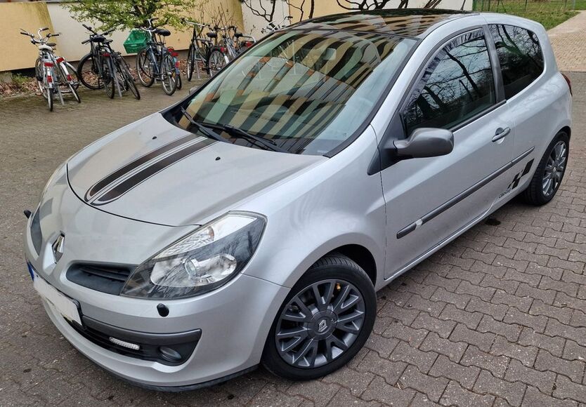 Renault Clio 124.500 km 3.900 € Stuttgart 70190