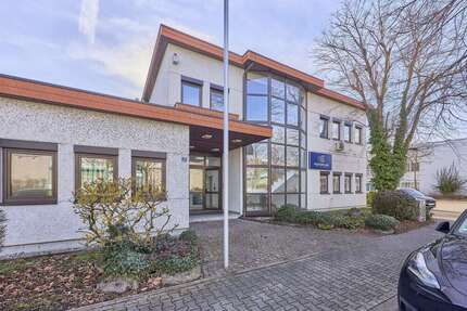 Halle in Mannheim 4.900 € 675.62 m²