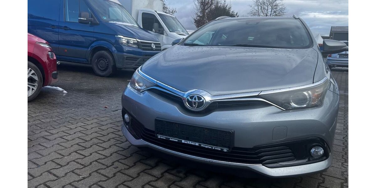 Toyota Auris 339.000 km 5.300 &euro; Baindt/Schachen 88255