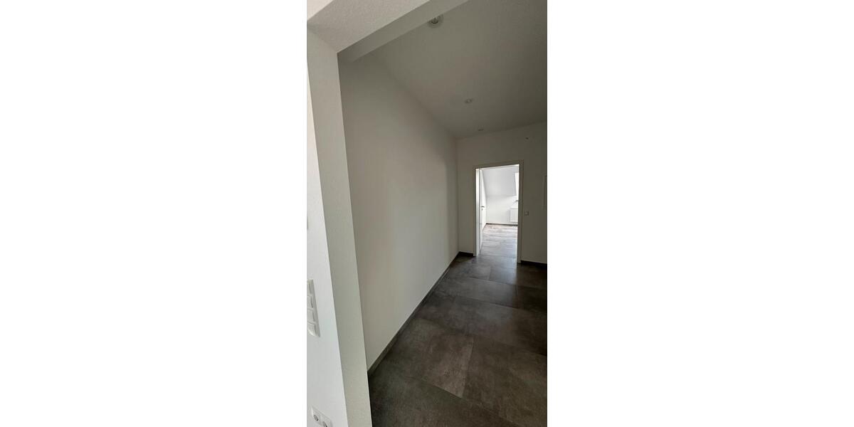 Dachgeschoßwohnung Maikammer - 3 Zimmer, 74 m&sup2;, 750&euro; | Angebot:25619932