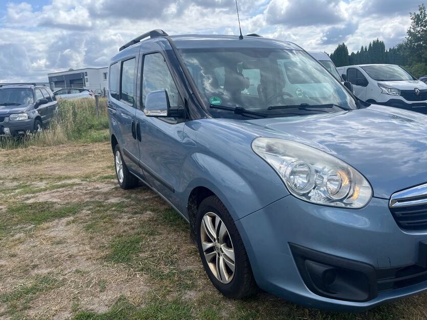 Opel Combo 193.000 km 3.500 € Berlin 13359
