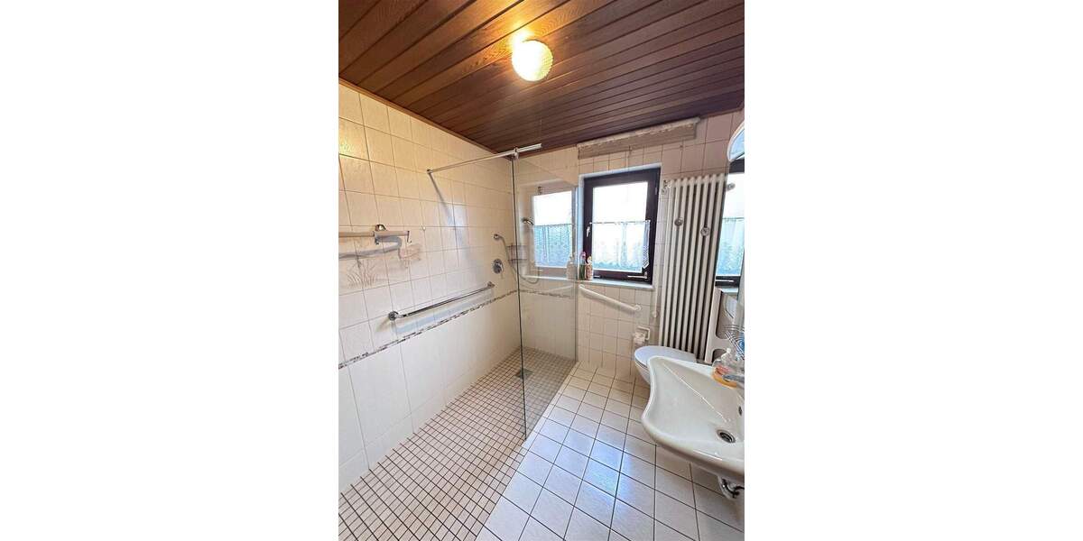 Mehrfamilienhaus, Wohnhaus Ippesheim Herrnberchtheim - 8 Zimmer, 189 m&sup2;, 285.000&euro; | Angebot:25772226