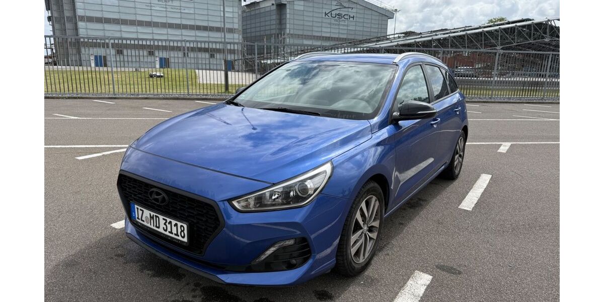 Hyundai i30 84.000 km 14.000 &euro; Wewelsfleth 25599