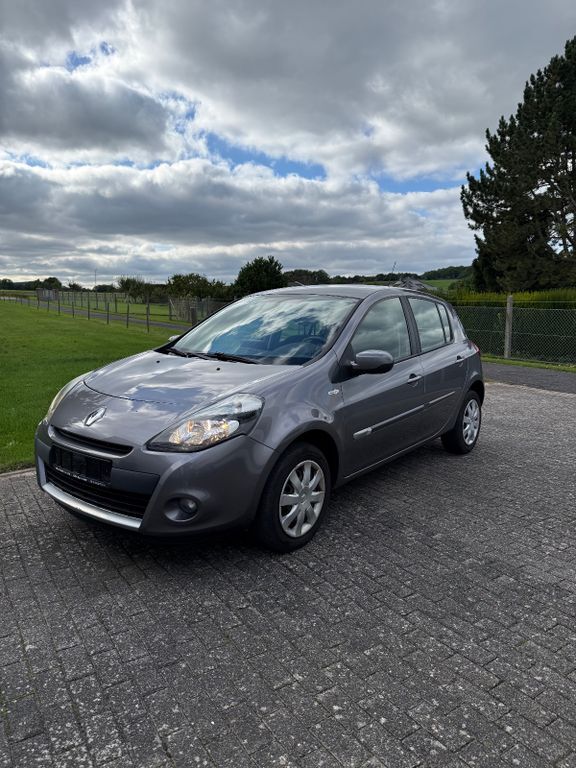 Renault Clio 105.000 km 3.800 € Mechernich 53894