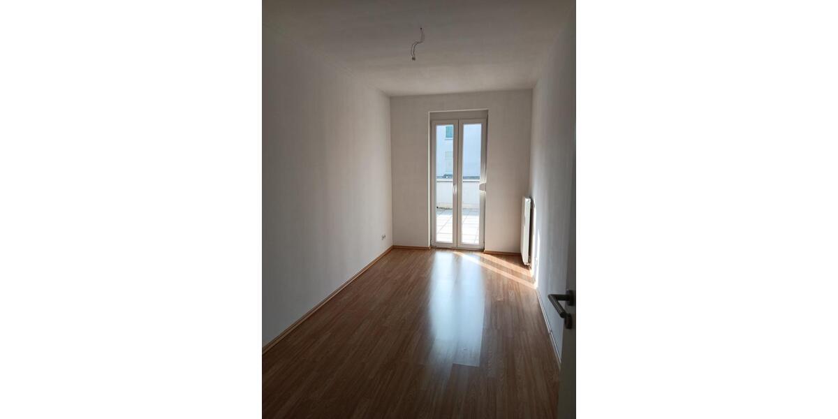 Schicke 3 Zimmer Wohnung mit WanneTageslichtbadWohnküche und großer Terrasse! #Seume39 3 zimmer