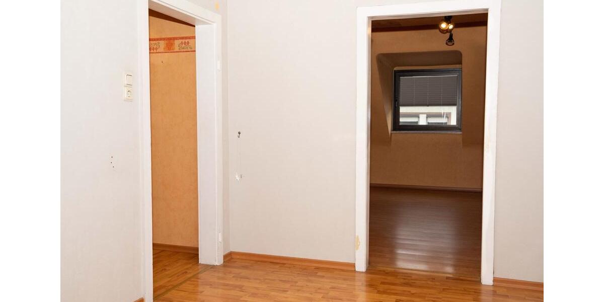 Dachgeschoßwohnung Neunkirchen - 2 Zimmer, 75 m&sup2;, 600&euro; | Angebot:26412252