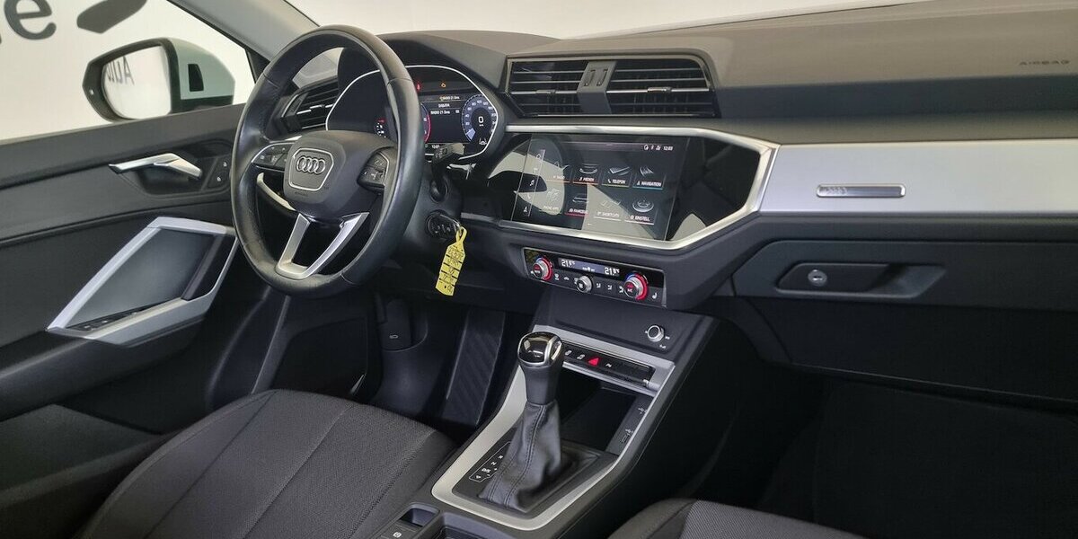 Audi Q3 35 TDI Advanced Prestige LED ACC APP schw.AHK 79.950 km 26.500 &euro; Garrel 49681