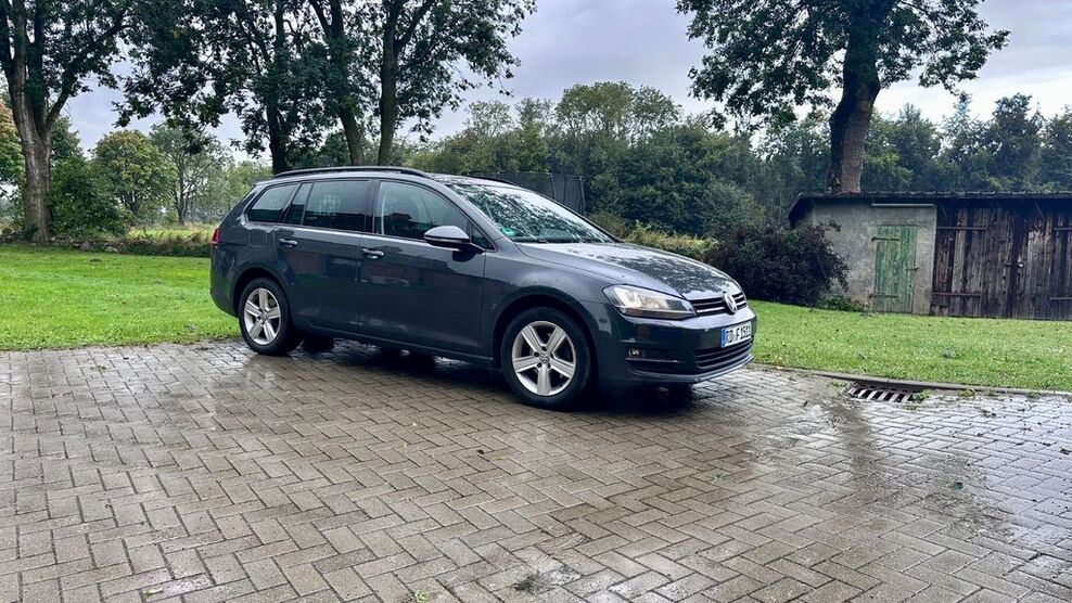 VW Golf 195.000 km 9.300 € Bredenbek 24796