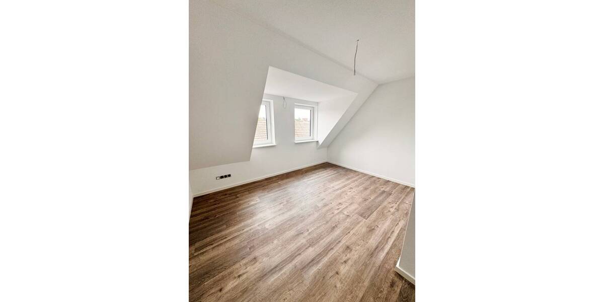 Reihenmittelhaus Bad Segeberg - 5 Zimmer, 104 m&sup2;, 1.700&euro; | Angebot:25536128