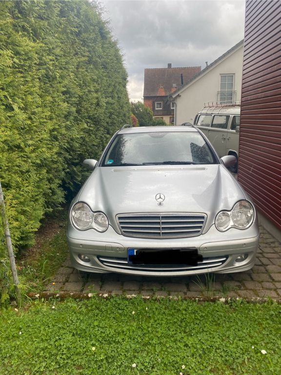 Mercedes-Benz 200 260.000 km 2.900 € Hermersberg 66919