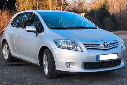 Toyota Auris 103.000 km 9.500 &euro; Netphen 57250