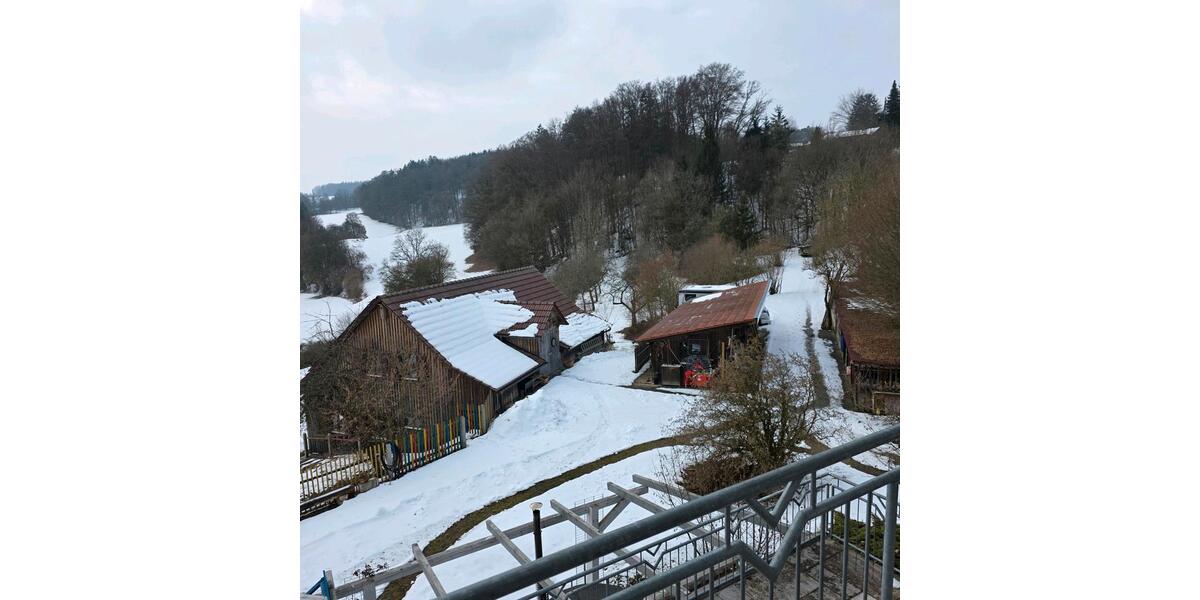 Dachgeschoßwohnung Nittendorf - 3.5 Zimmer, 94 m&sup2;, 1.150&euro; | Angebot:25149755