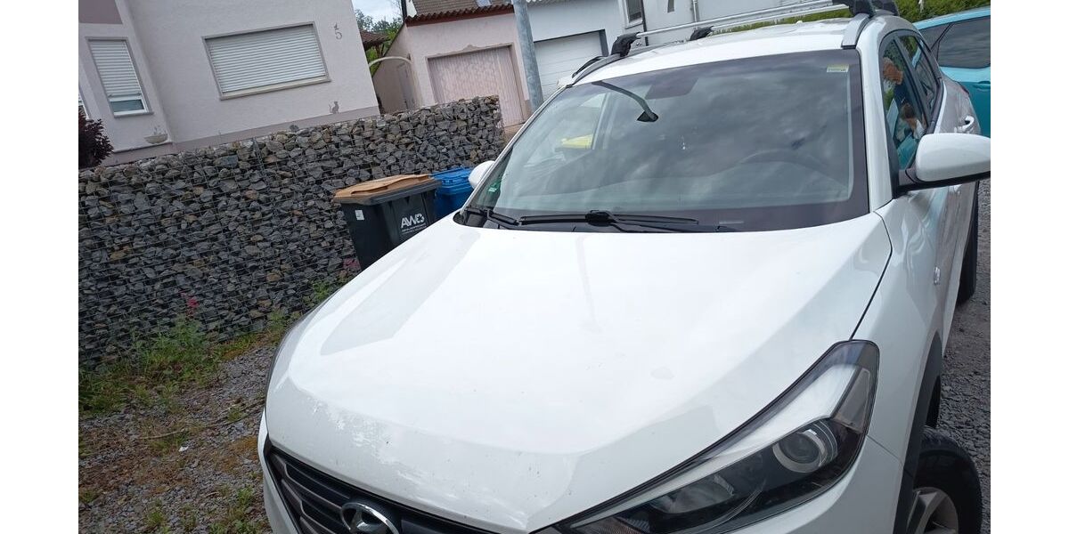 Hyundai TUCSON 112.000 km 12.900 &euro; Hardthausen 74239