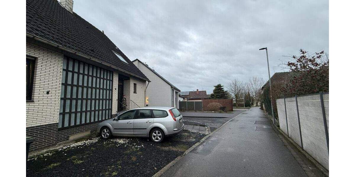 Freistehendes Einfamilienhaus mit Garage 6 zimmer