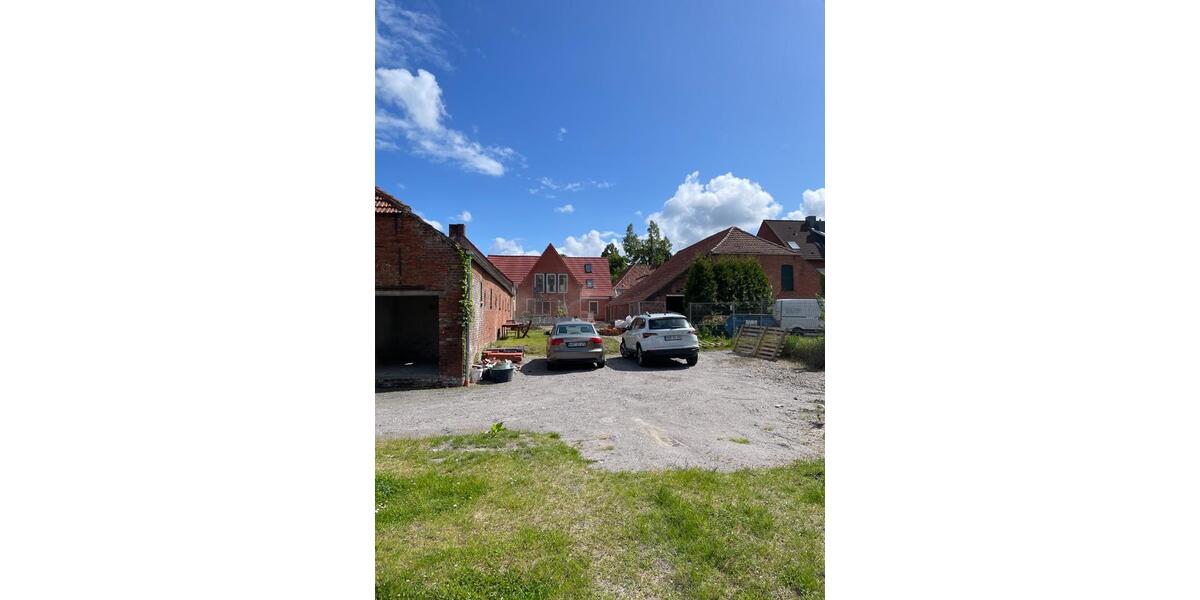 Mehrfamilienhaus, Wohnhaus Hage - 10 Zimmer, 250 m&sup2;, 600&euro; | Angebot:26072903