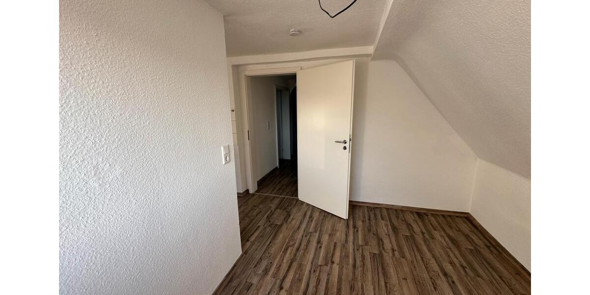 Dachgeschoßwohnung Goldbach - 3 Zimmer, 60 m&sup2;, 750&euro; | Angebot:25168423