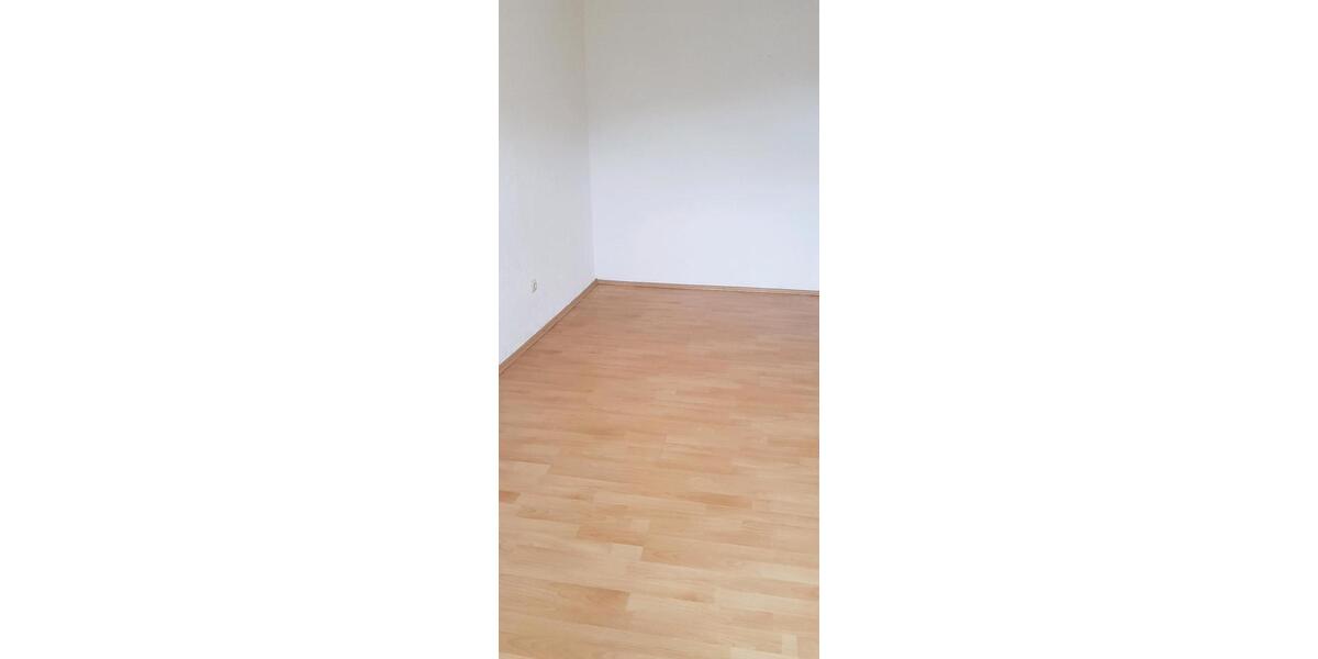 Etagenwohnung Saarbrücken West - 1 Zimmer, 75 m&sup2;, 130.000&euro; | Angebot:26062904