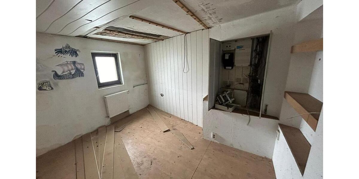 HAUS MIT SCHEUNE südlich von BERLIN 4 zimmer