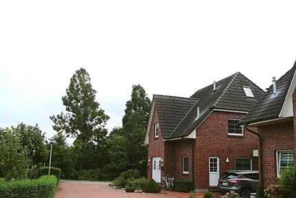 Schöne Haushälfte Wohnung über 2 Etagen ab 01.08.2025 frei