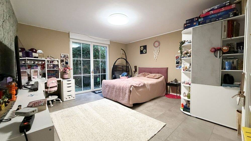 Traumhafter Bungalow mit Garten und vermieteter Doppelhaushälfte in Duisburg-Vierlinden! 4 zimmer