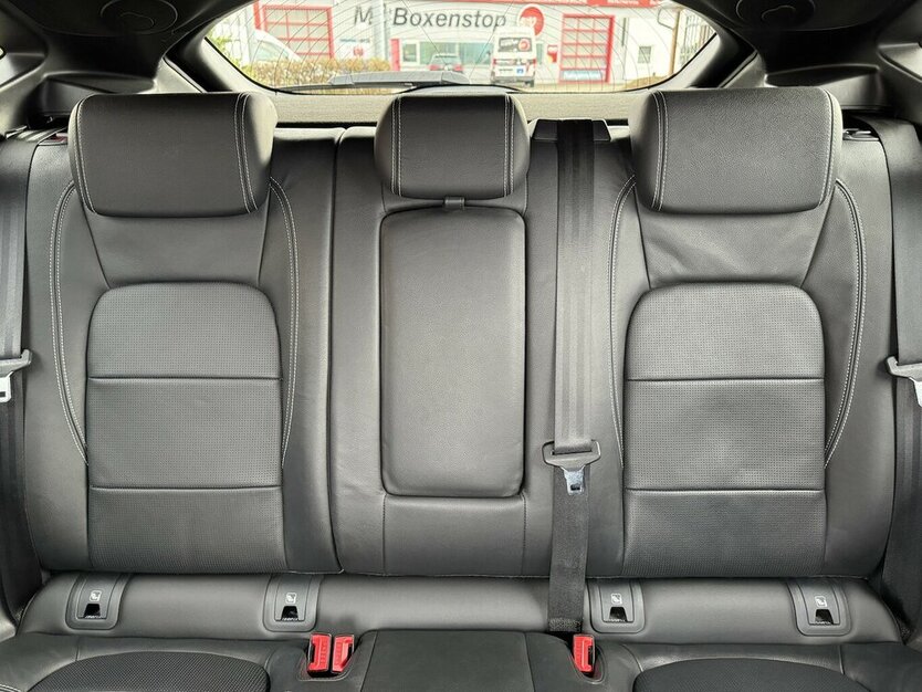 Jaguar E-Pace P250 R-Dynamic Black LED/Nav/VZE/Spur/ACC 70.425 km 23.990 € Leipzig 04347