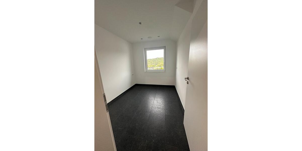 Dachgeschoßwohnung Pfinztal - 3 Zimmer, 80 m&sup2;, 1.000&euro; | Angebot:25980471