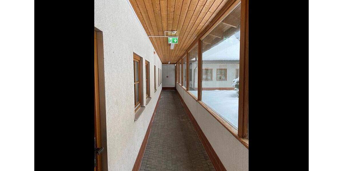 Einfamilienhaus Schleusegrund - 23 Zimmer, 1.600 m&sup2;, 280.000&euro; | Angebot:27103267