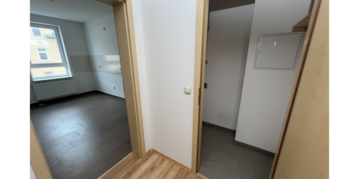 Moderne 3 Raum-Wohnung mit stylischem Bad mit Fenster, Dusche und Wanne. - Etagenwohnung Gera Lusan | Angebot:26991448