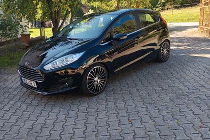 Ford Fiesta 86.000 km 7.600 € Windsbach 91575