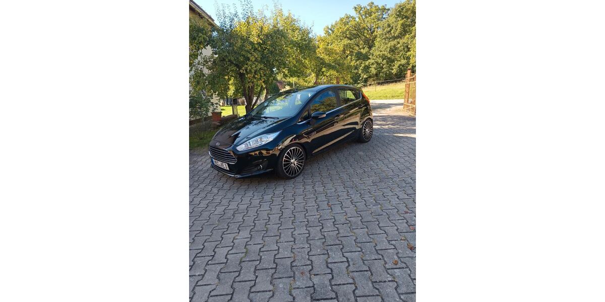 Ford Fiesta 86.000 km 7.600 € Windsbach 91575