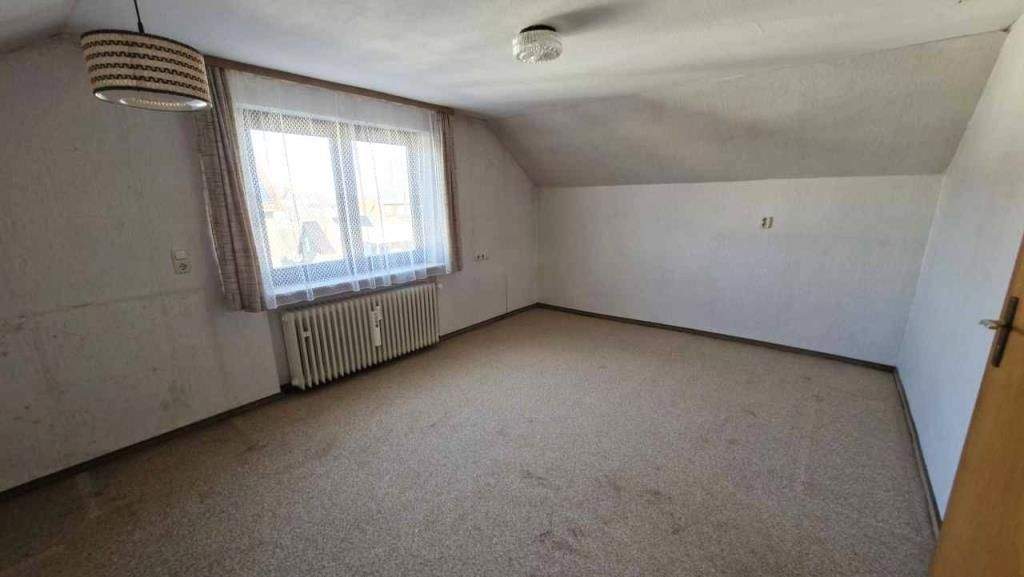 Einfamilienhaus Nagold-Hochdorf Hochdorf - 8 Zimmer, 191 m&sup2;, 362.000&euro; | Angebot:25745176