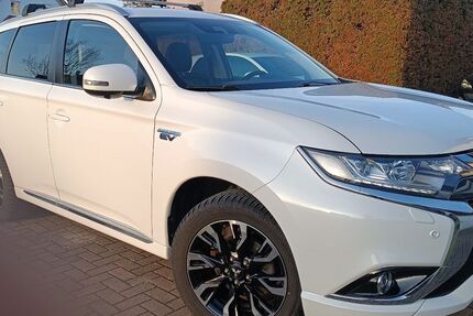 Mitsubishi Plug-in Hybrid Outlander 185.000 km 14.400 &euro; Hirschaid 96114