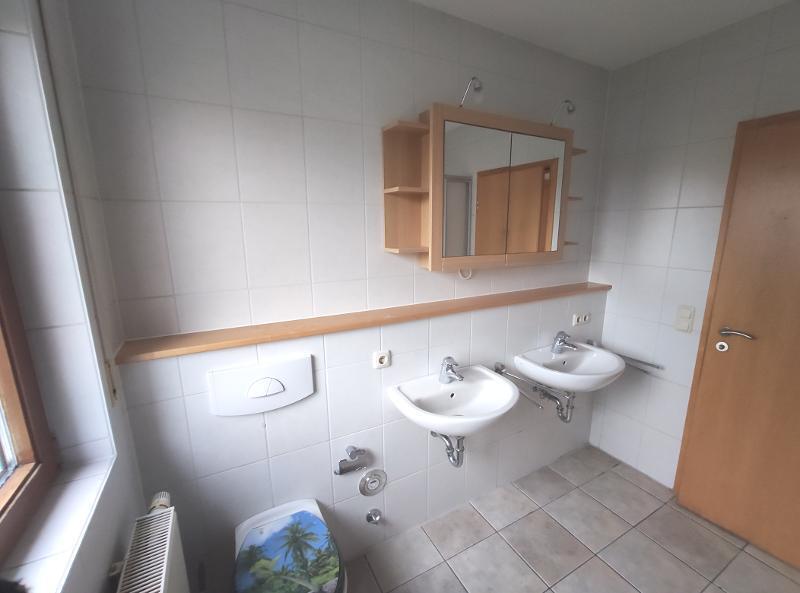 4 Zi. Wohnung im EG mit Garten und Terrasse 4 zimmer