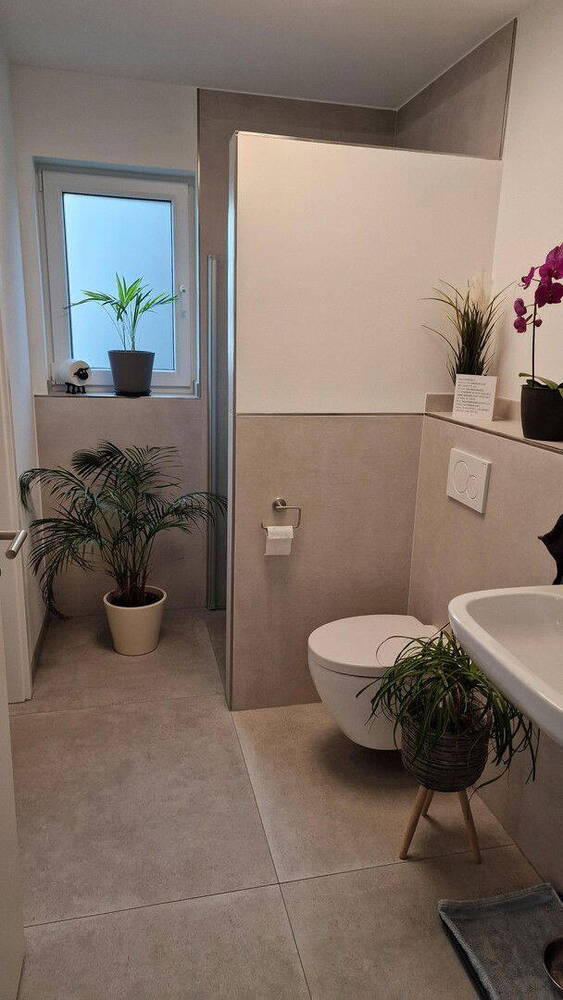 Moderne Doppelhaushälfte 141 qm - 6 Zimmer - mit kl. Garten - Neubau - provisionsfrei