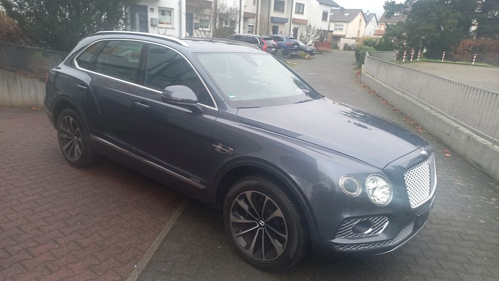 Bentley Bentayga 94.500 km 102.899 &euro; Frankfurt 65933