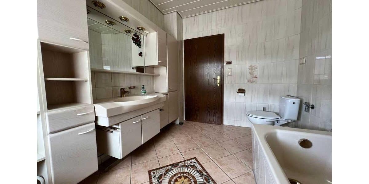 Einfamilienhaus Bebra - 11 Zimmer, 254 m&sup2;, 342.900&euro; | Angebot:26765126