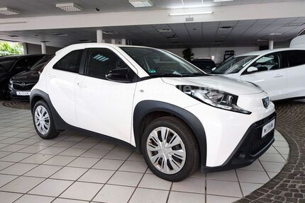 Toyota Aygo (X) 92.000 km 13.299 &euro; Hilden 40721