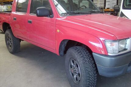 Toyota Hilux 158.000 km 13.500 &euro; Feldgeding 85232