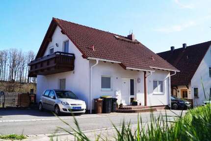 Haus Roßtal / Buchschwabach Buchschwabach - 7 Zimmer, 140 m&sup2;, 469.000&euro; | Angebot:26273723