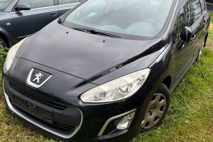 Peugeot 308 271.000 km 1.399 &euro; Elz 65604